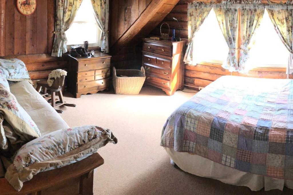 Acorn Resort A Unique Retreat Cabin, 13 Acres Land บลูมมิงตัน ภายนอก รูปภาพ